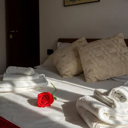 La Tana Di Mart - Zona Navigli - Vicino Metro Διαμέρισμα